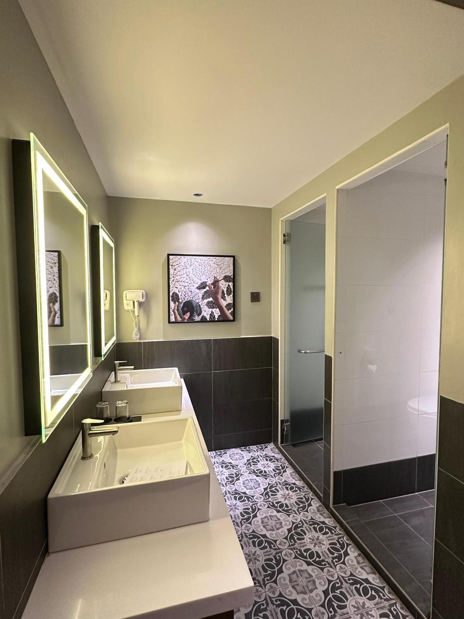 Nb Hotel