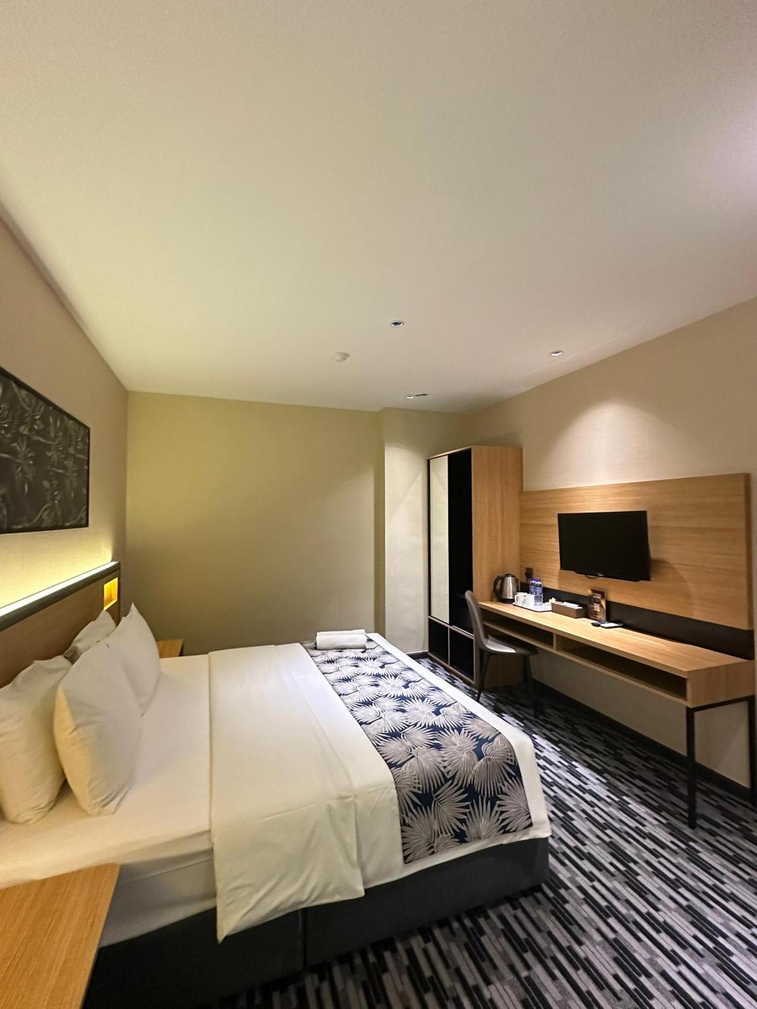 Nb 3* Johor Bahru